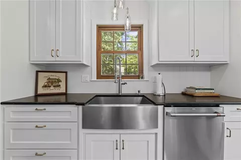 Kitchen - 507 SE Adobe Dr, Lees Summit, MO 64063 photo 3 of 3