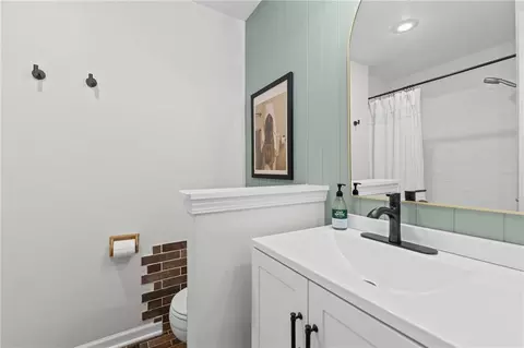 Bath - 507 SE Adobe Dr, Lees Summit, MO 64063 photo 2 of 3