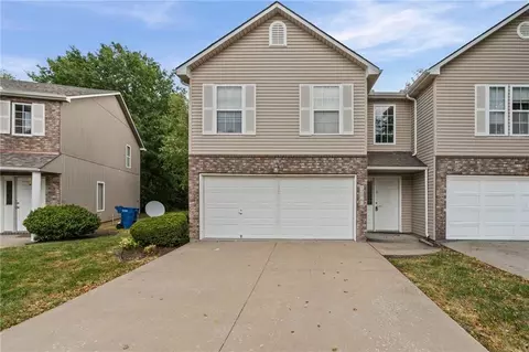 1626 NW Garrett Dr, Blue Springs, MO 64015