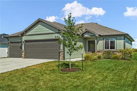 Exterior - 338 W 25th St, Eudora, KS 66025 photo 4 of 9