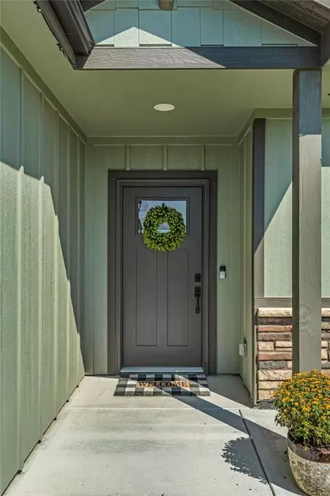 Entry Way - 338 W 25th St, Eudora, KS 66025 photo 1 of 2
