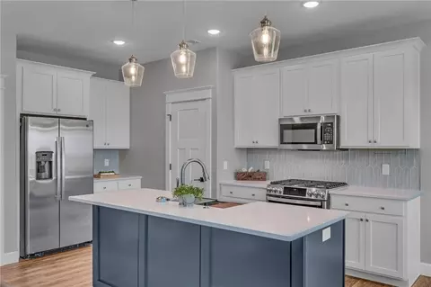 Kitchen - 338 W 25th St, Eudora, KS 66025 photo 2 of 6
