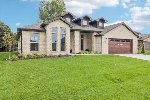 Exterior - 8523 Pickering St, Lenexa, KS 66227 photo 2 of 8
