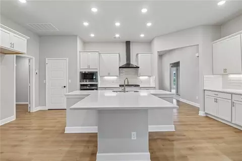 Kitchen - 8523 Pickering St, Lenexa, KS 66227 photo 3 of 4