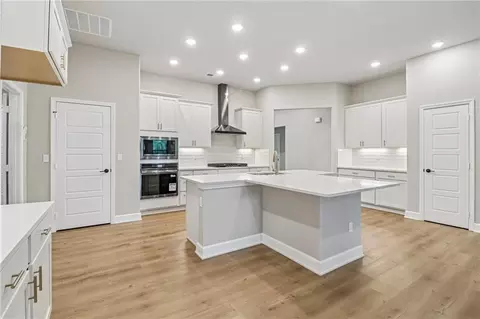 Kitchen - 8523 Pickering St, Lenexa, KS 66227 photo 2 of 4