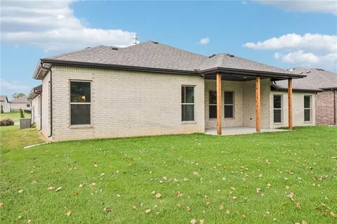 Exterior - 8523 Pickering St, Lenexa, KS 66227 photo 5 of 8