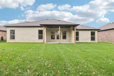 Exterior - 8523 Pickering St, Lenexa, KS 66227 photo 6 of 8