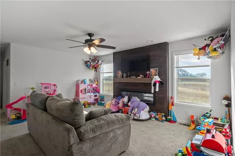 Living - 6650 Logeman Rd, Atchison, KS 66002 photo 1 of 2