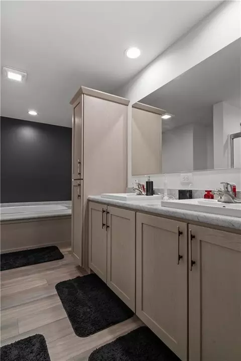 Bath - 6650 Logeman Rd, Atchison, KS 66002 photo 1 of 5