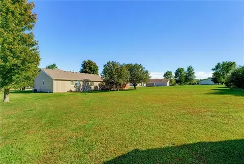 Exterior - 1185 E 1067 Rd, Lawrence, KS 66047 photo 11 of 17
