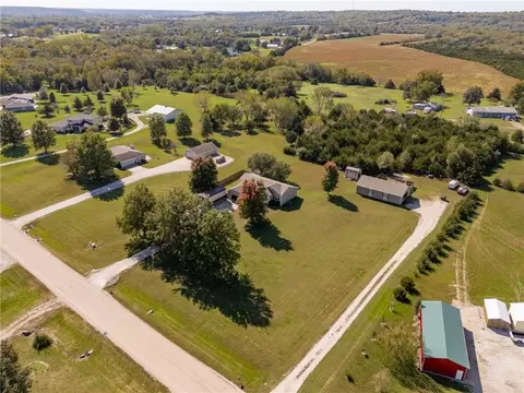 View/Area - 1185 E 1067 Rd, Lawrence, KS 66047 photo 13 of 14