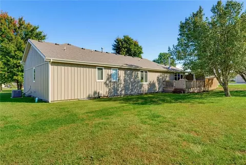 Exterior - 1185 E 1067 Rd, Lawrence, KS 66047 photo 12 of 17