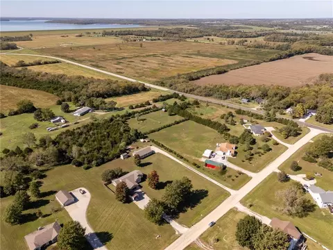 View/Area - 1185 E 1067 Rd, Lawrence, KS 66047 photo 11 of 14