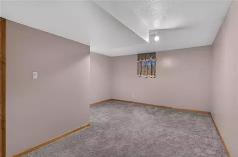 Bedroom - 1185 E 1067 Rd, Lawrence, KS 66047 photo 9 of 10