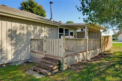 Exterior - 1185 E 1067 Rd, Lawrence, KS 66047 photo 13 of 17