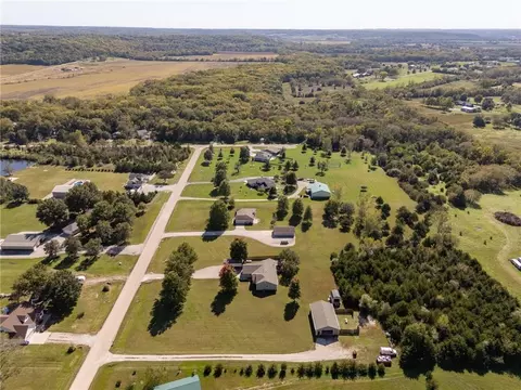 View/Area - 1185 E 1067 Rd, Lawrence, KS 66047 photo 4 of 14