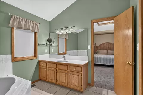 Bath - 1185 E 1067 Rd, Lawrence, KS 66047 photo 3 of 5