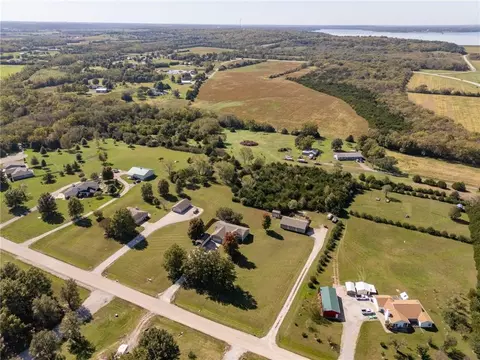 View/Area - 1185 E 1067 Rd, Lawrence, KS 66047 photo 3 of 14