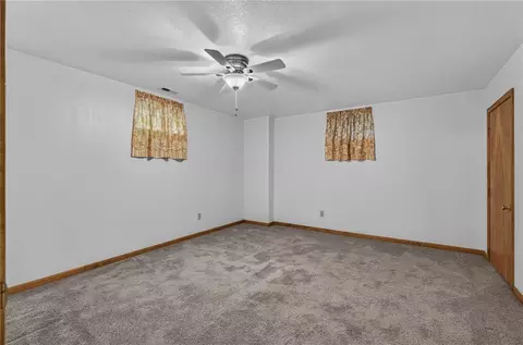 Bedroom - 1185 E 1067 Rd, Lawrence, KS 66047 photo 8 of 10