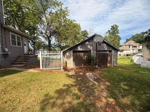 Exterior - 515 T St, Atchison, KS 66002 photo 4 of 5