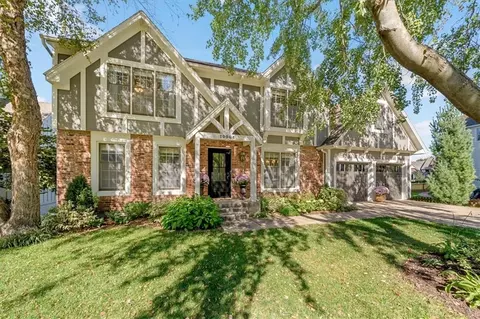 10004 W 123rd St, Overland Park, KS 66213