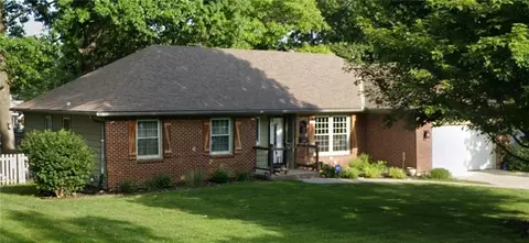 10616 Oak St, Kansas City, MO 64114