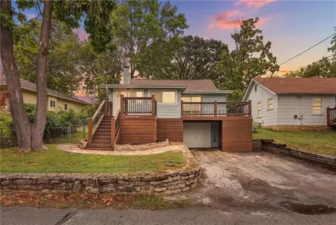 65 Dockside Dr, Lake Tapawingo, MO 64015