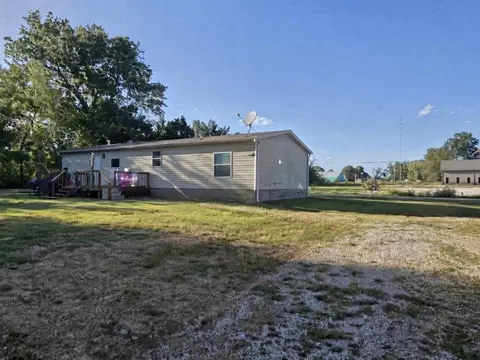 Exterior - 553 NW 7th Rd, Lamar, MO 64759 photo 5 of 10