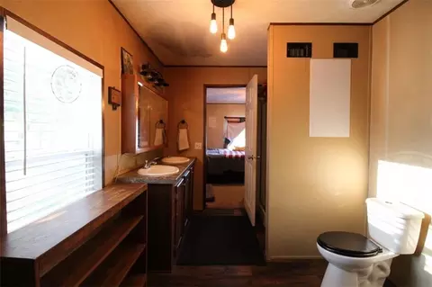 Bath - 553 NW 7th Rd, Lamar, MO 64759 photo 1 of 3