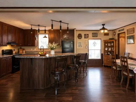 Kitchen - 553 NW 7th Rd, Lamar, MO 64759 photo 1 of 5