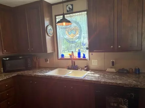 Kitchen - 553 NW 7th Rd, Lamar, MO 64759 photo 5 of 5