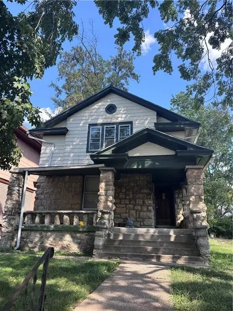 2811 Brooklyn Ave, Kansas City, MO 64109