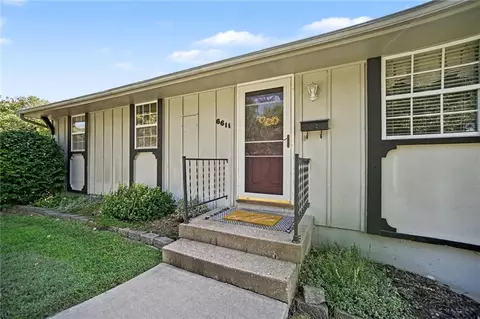 6611 N Agnes Ave, Gladstone, MO 64119