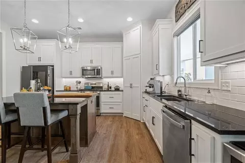 Kitchen - 4530 NW 49th Ct, Riverside, MO 64150 photo 2 of 6
