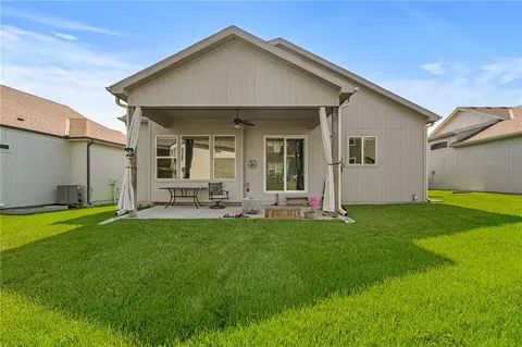 Exterior - 4530 NW 49th Ct, Riverside, MO 64150 photo 6 of 8