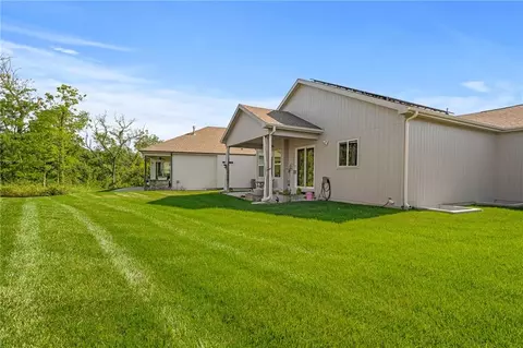Exterior - 4530 NW 49th Ct, Riverside, MO 64150 photo 5 of 8