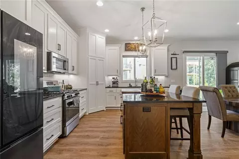 Kitchen - 4530 NW 49th Ct, Riverside, MO 64150 photo 3 of 6