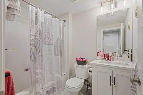 Bath - 4530 NW 49th Ct, Riverside, MO 64150 photo 5 of 5