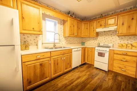 Kitchen - 31277 E 300th St, Ridgeway, MO 64481 photo 1 of 2