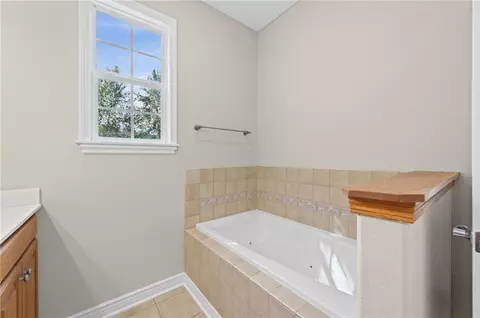 Bath - 5213 Carson Dr, Lawrence, KS 66049 photo 2 of 4
