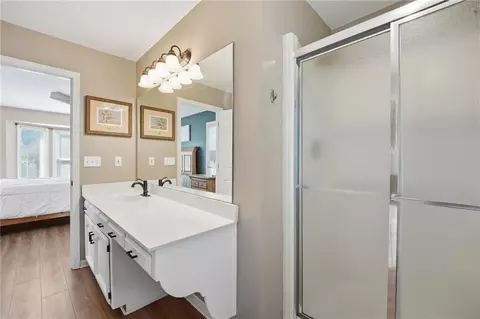 Bath - 1129 SE 11th St, Lees Summit, MO 64081 photo 3 of 4