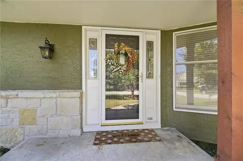 Entry Way - 1129 SE 11th St, Lees Summit, MO 64081 photo 1 of 3
