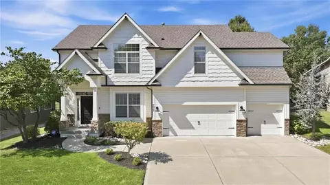 9012 N Oxford Ave, Kansas City, MO 64157
