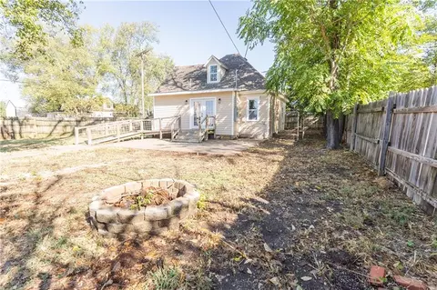 Exterior - 201 E 4th St, Cherryvale, KS 67335 photo 5 of 8