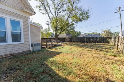 Exterior - 201 E 4th St, Cherryvale, KS 67335 photo 6 of 8