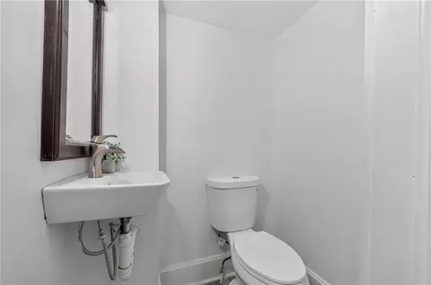 Bath - 610 W Maple Ave, Independence, MO 64050 photo 1 of 3