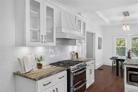 Kitchen - 610 W Maple Ave, Independence, MO 64050 photo 2 of 4