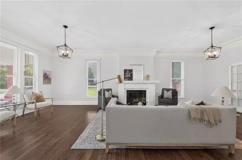 Living - 610 W Maple Ave, Independence, MO 64050 photo 1 of 7