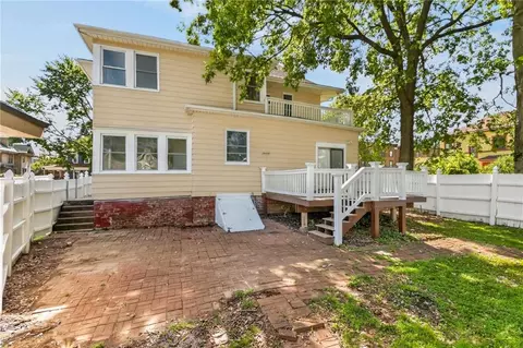 Exterior - 610 W Maple Ave, Independence, MO 64050 photo 7 of 10