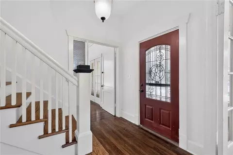 Entry Way - 610 W Maple Ave, Independence, MO 64050 photo 1 of 6